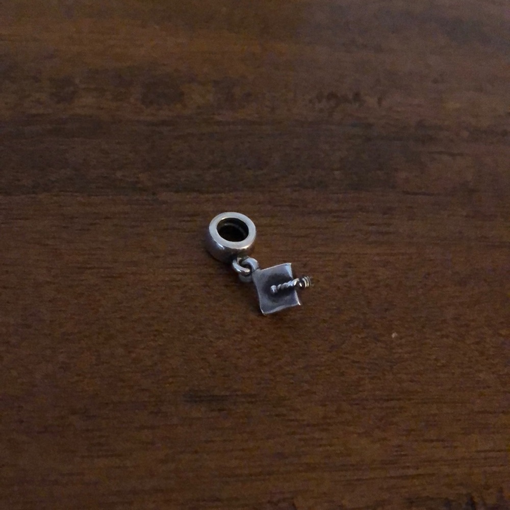 Pandora graduation cap charm 🎓